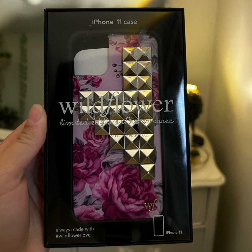 WILDFLOWER iPhone 11 Case